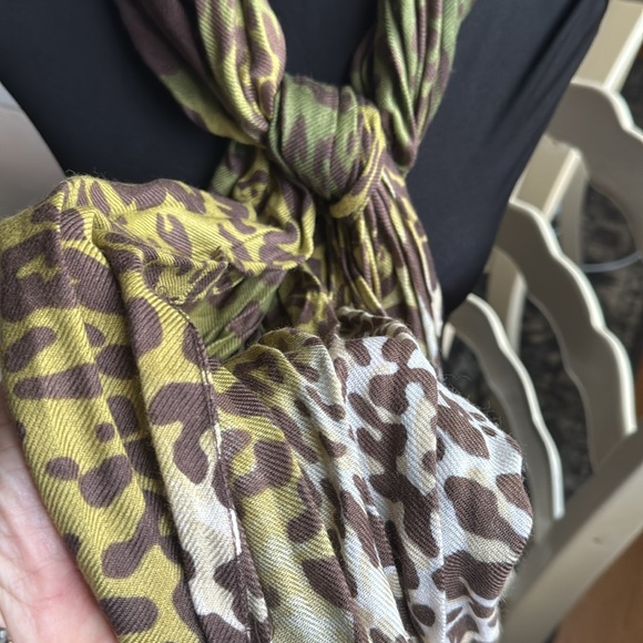 Animal Print Scarf - Picture 7 of 7